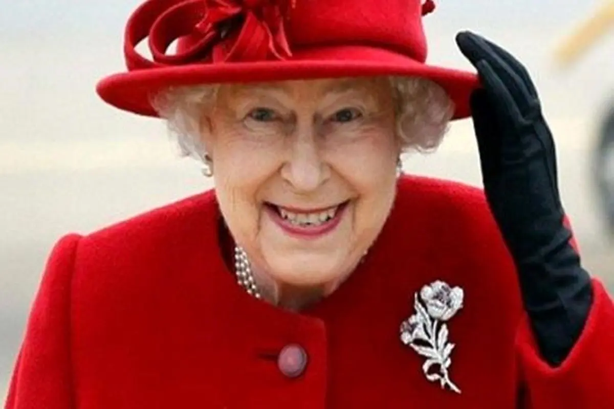 قوانینی که ملکه انگلیس از انجام آن‌ها مستثنی است!
