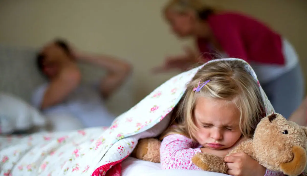 والدین تا چه حد مجاز به جروبحث در مقابل کودکان‌ هستند؟