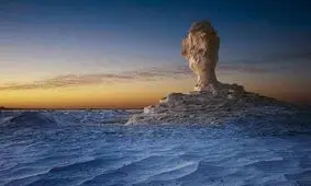 عجیب ترین بیابان دنیا که تغییر رنگ میدهد (عکس)