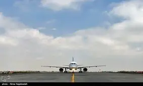 برف مشهد مسافران اصفهانی را به دردسر انداخت/ تجمع مسافران هواپیمایی "آتا" در فرودگاه مشهد