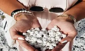 جزیره ای زیبا که ساحلش به جای ماسه پاپ کورن دارد!