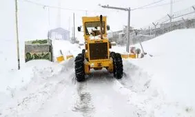 بارش سنگین برف در محور مریوان - اورامان (گردنه ژالانه) و گیر افتادن مردم در کولاک