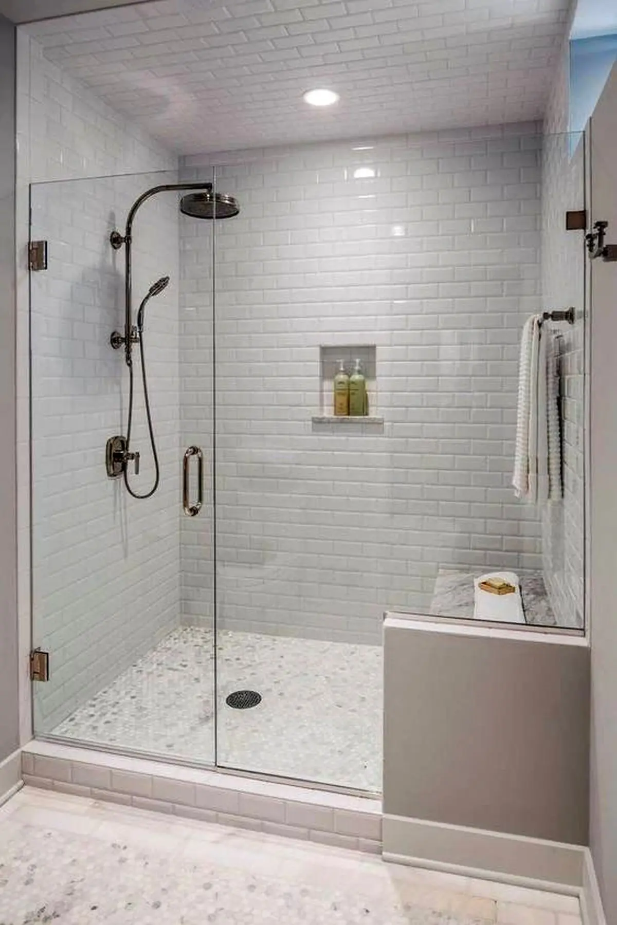 حمام کوچک را چگونه دکوراسیون کنیم؟