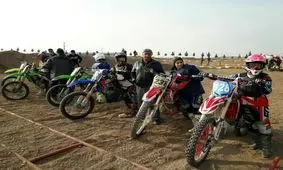 بانوی موتورسوار کرمانی امتیاز نایب قهرمانی سال را کسب کرد