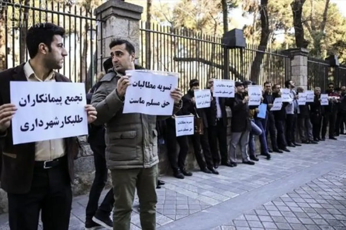 دستِ خالی شهرداری و شورای شهر تهران برای پرداخت بدهی پیمانکاران /نژاد بهرام: مطالبات به حق است اما پول نداریم /نباید با پول مردم کار نمایشی کرد