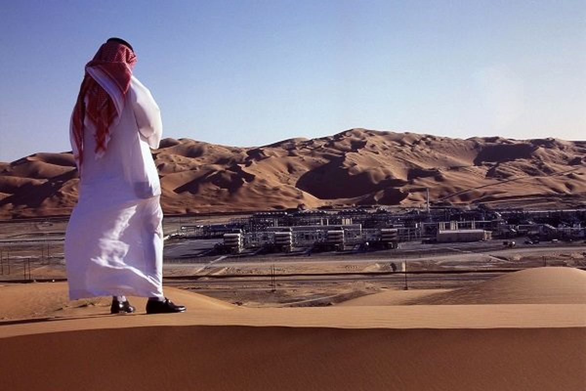 تولید نفت عربستان در ژانویه یک میلیون بشکه کاهش مییابد
