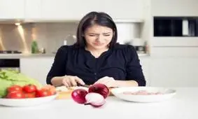 موقع خورد کردن پیاز تا میتوانید گریه کنید !