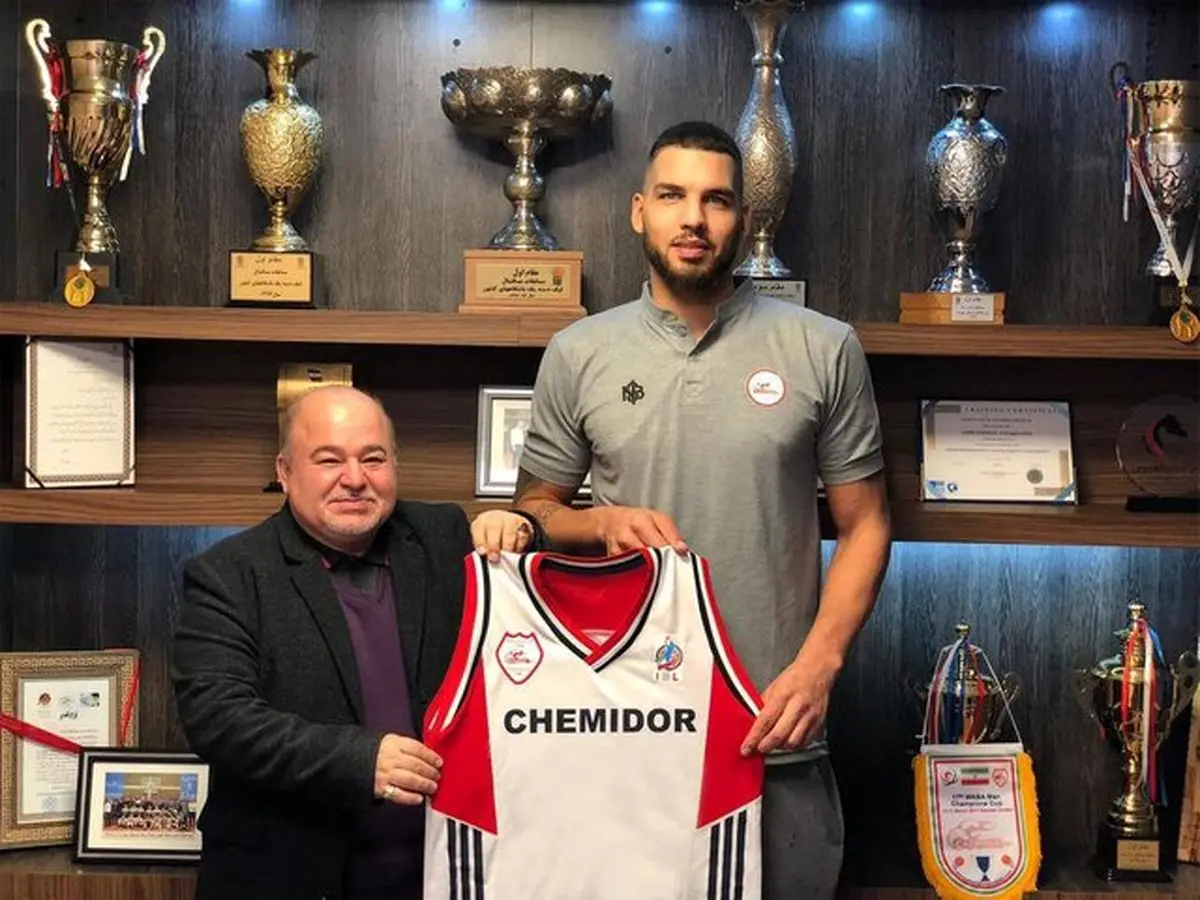 یک بسکتبالیست آلمانی در ترکیب شیمیدر تهران