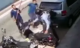 سارقی که گیر افتاد و زیر بار کتک رفت +فیلم