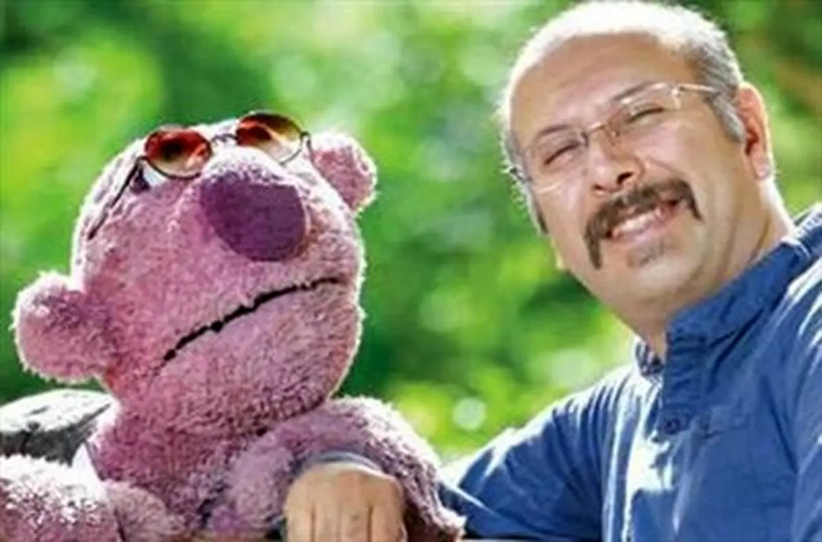 به مناسبت زادروز صداپیشه جنابخان/ هنرنمایی محمد بحرانی با پلاستیک و شانه