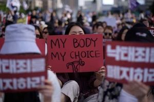 تظاهرات زنان کره جنوبی علیه ممنوعیت سقط جنین