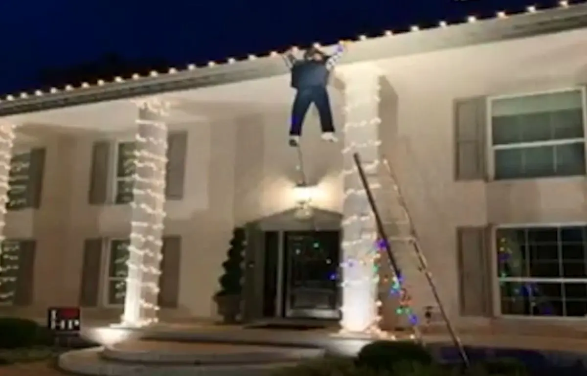 نجات جان یک مرد از برق گرفتگی و سقوط+فیلم