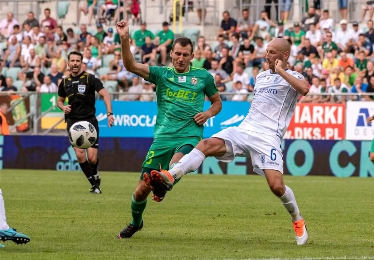 نهمین شکست اشلانسک در غیاب فرشاد احمدزاده