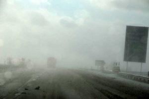 مه غلیظ جاده ها و گردنه های کوهستانی زنجان را فرا گرفته است