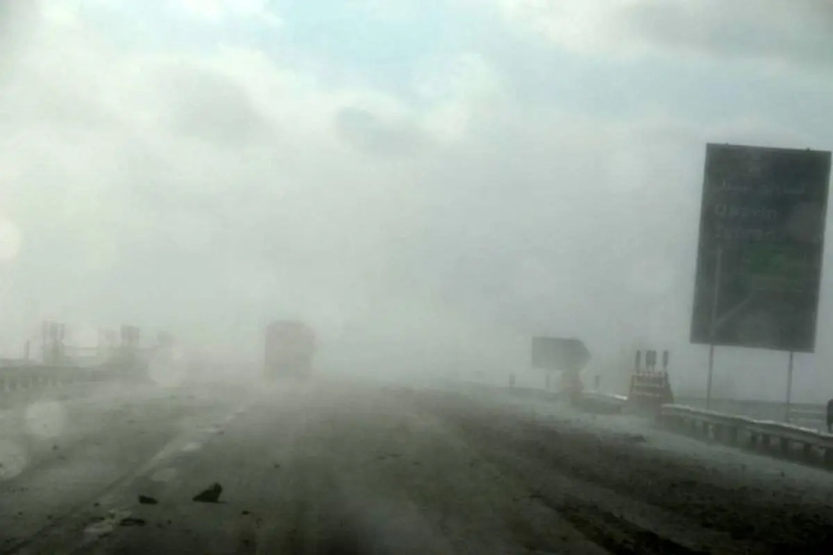 مه غلیظ جاده ها و گردنه های کوهستانی زنجان را فرا گرفته است