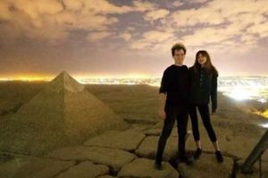 ضبط فیلم غیراخلاقی دختر و پسر توریست در بالای اهرام مصر