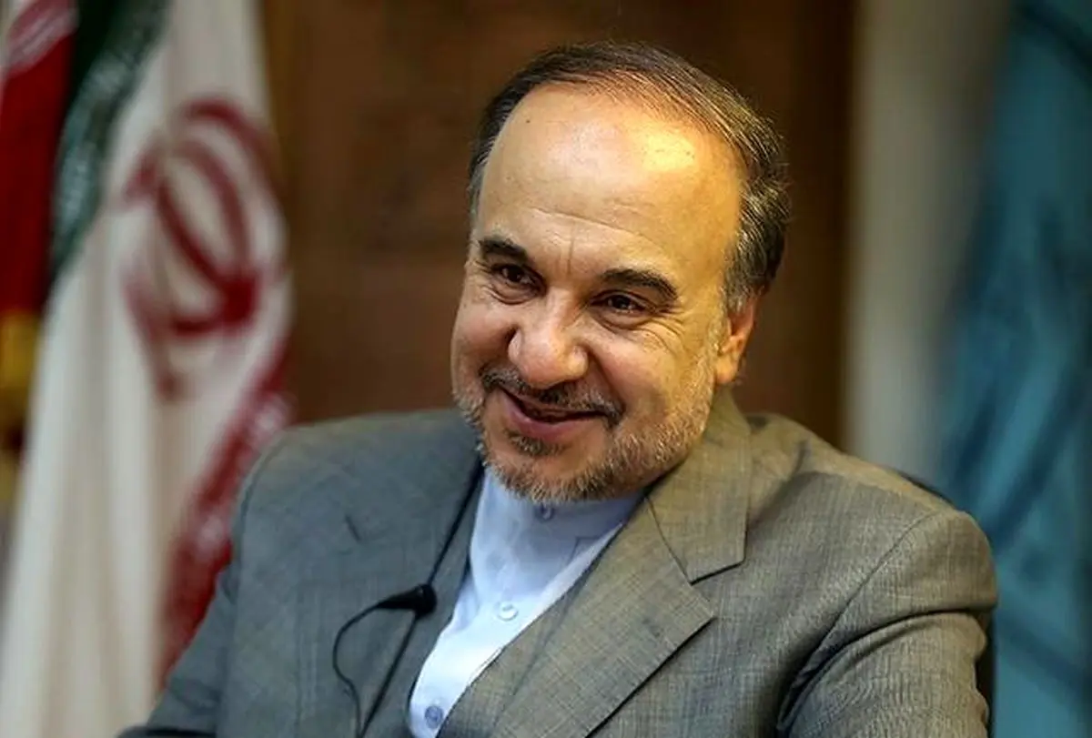 با دیپلماسی لبخند، وزیر، فوتبال را نابود می‌کند؟