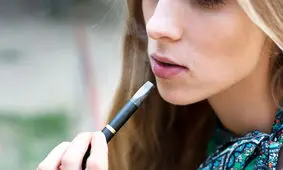 نوزاد مادر سیگاری در معرض ۱۰ خطر جدی