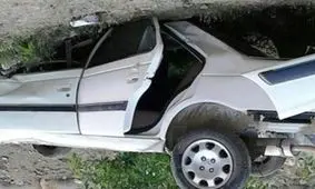 واژگونی پژو ۴۰۵ با یک کشته و ۳ مجروح در کازرون