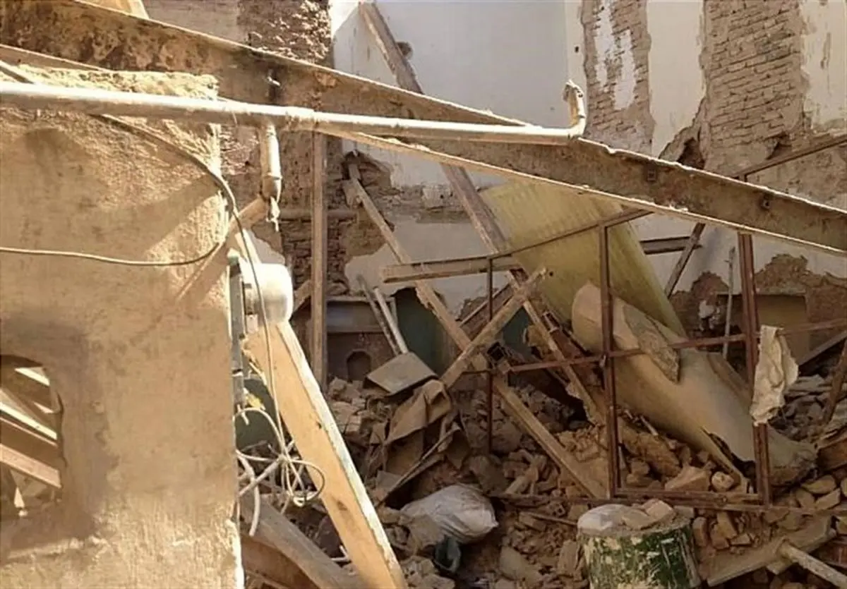 ریزش آوار در بازار تهران/ احتمال گرفتار شدن چند نفر زیر آوار