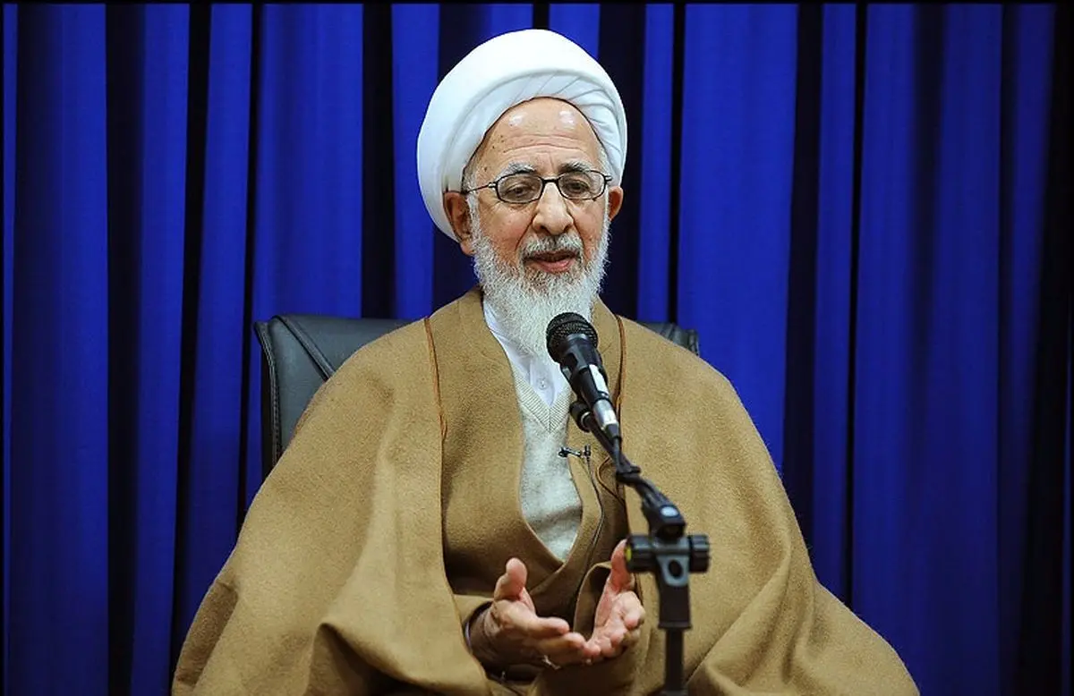 آیت الله جوادی آملی: عده‌ای موش صفت فقط در حال ذخیره کردن ذخایر طلا و ارز هستند/پلیس به تنهایی نمی تواند جلوی ورود مواد مخدر به کشور را بگیرد