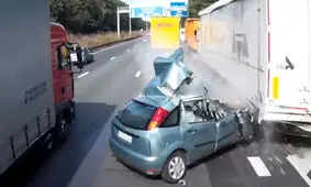 تصادف وحشتناک با خودرو پارک شده در اتوبان +فیلم