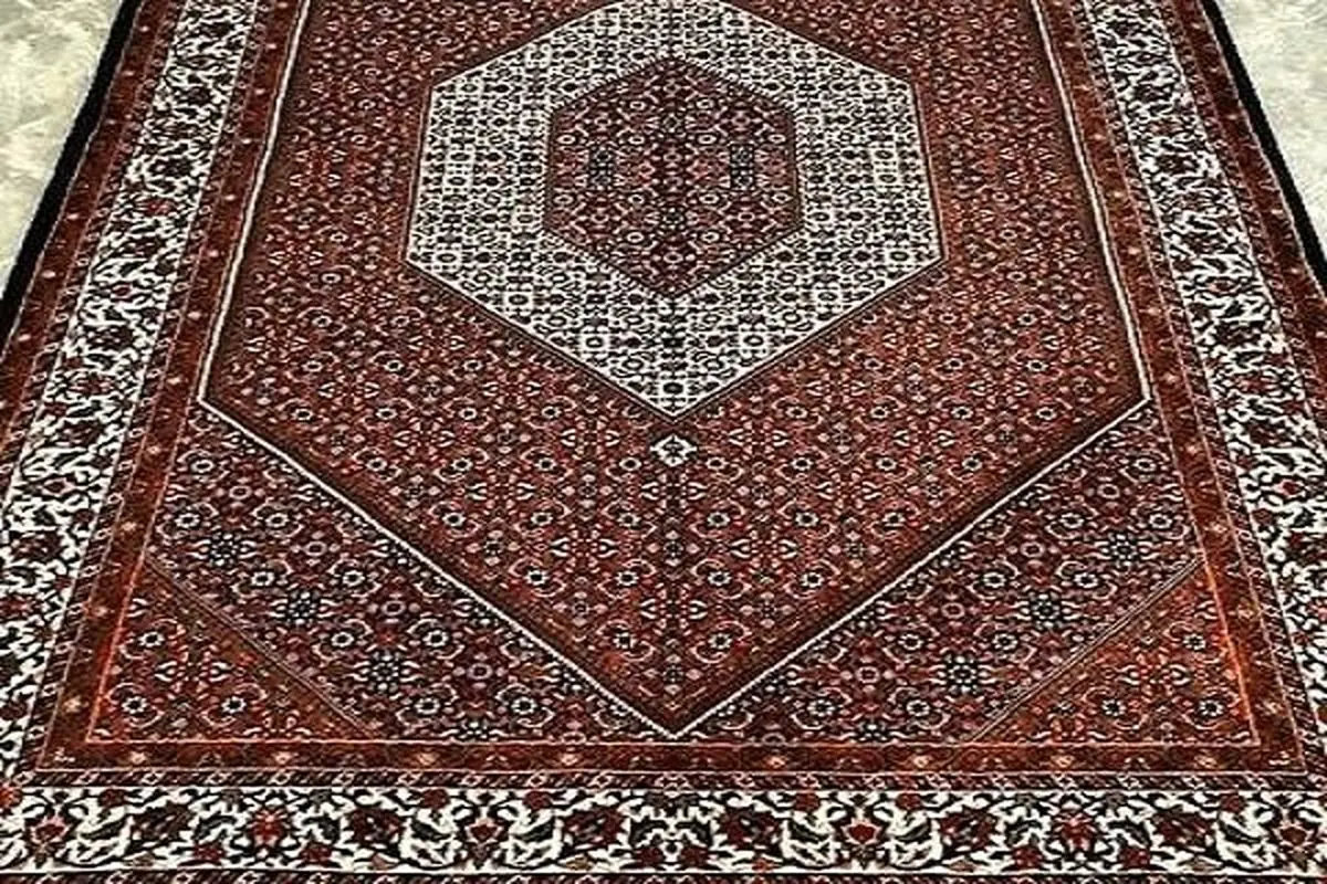 فرش افشار تکاب جهانی می شود/صادرات ۲۰ میلیون دلاری فرش