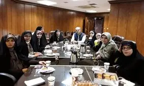 دیدار فعالان فضای مجازی با مادر ژاپنی‌الاصل شهید بابایی + عکس