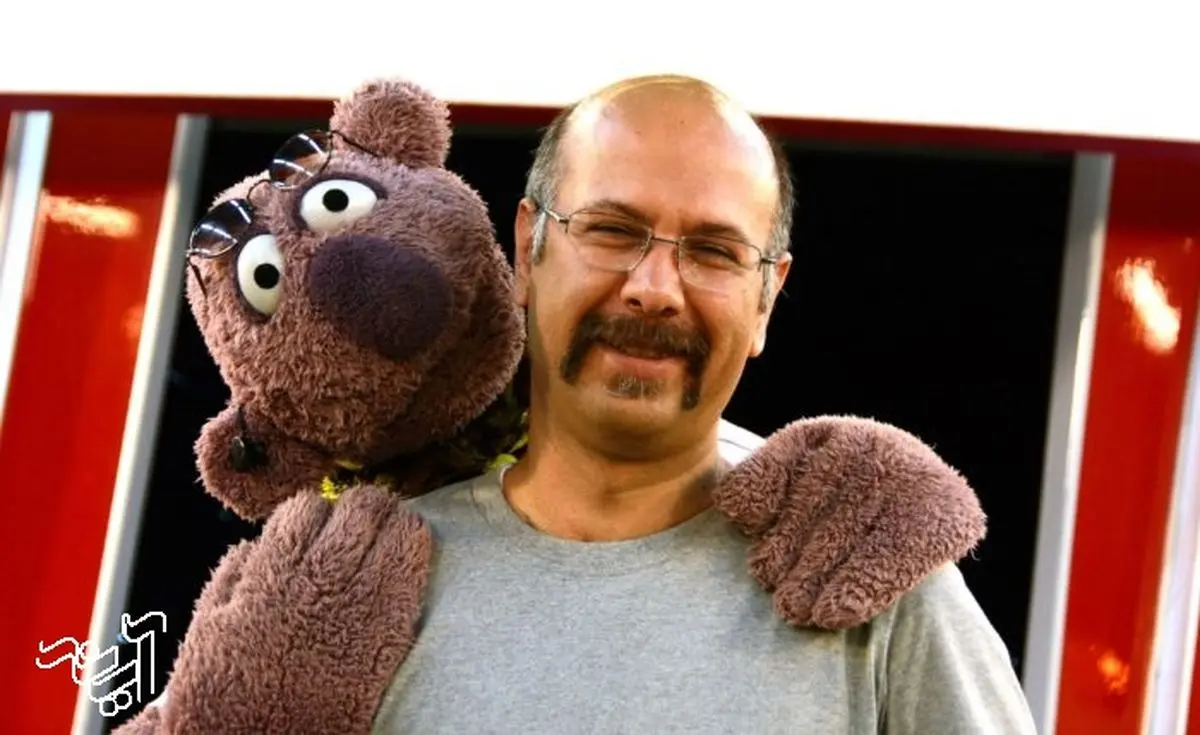 صداپیشه جناب‌خان: فضای سیاسی کشور و فضای اجتماعی از هر فیلم کمدی، کمدی‌تر است‼️