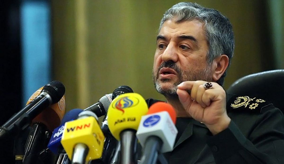 فرمانده کل سپاه: اینکه آمریکا با خروج از برجام ایران را پای میز مذاکره برگرداند خیالی بیش نیست /تسلیم فشارهای اقتصادی آمریکا نخواهیم شد