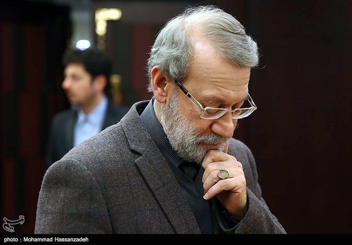 تماس تلفنی "لاریجانی" با نمایندگان متقاضی استعفا