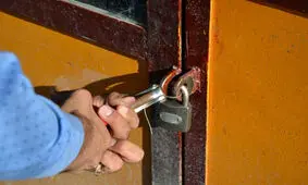 2 سفره خانه و قهوه خانه متخلف در اراک مهر و موم شد