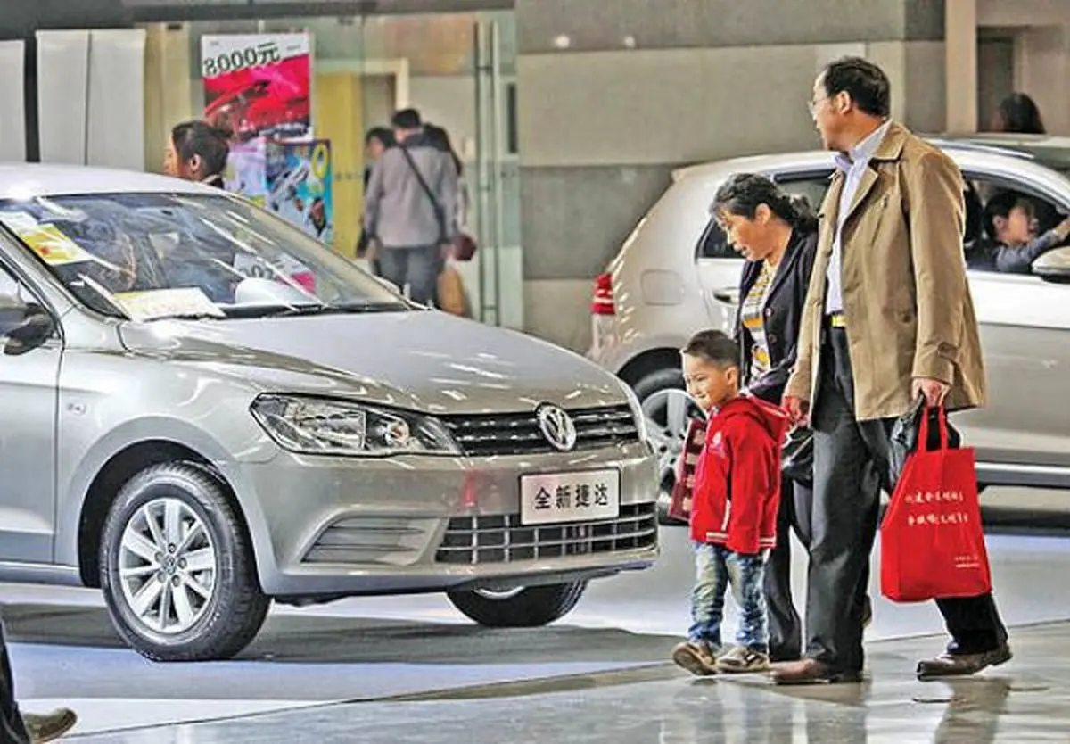 فروش خودرو در چین کاهش پیدا کرده است/ کند شدن رشد اقتصادی عامل موثر در این کاهش است