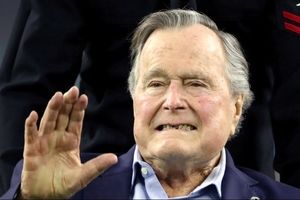 جورج بوش پدر واقعا که بود؟ یک قدیس یا یک جانی؟