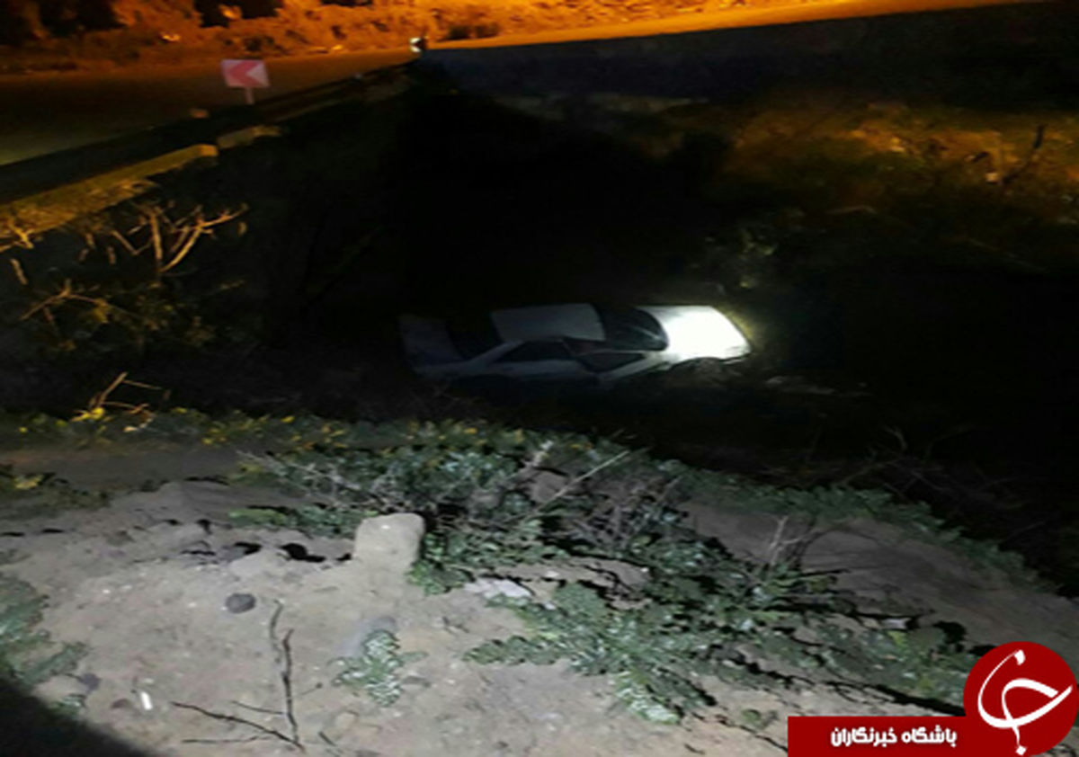 زخمی شدن ۵ نفر در حادثه سقوط خودرو به دره کلاردشت +تصاویر
