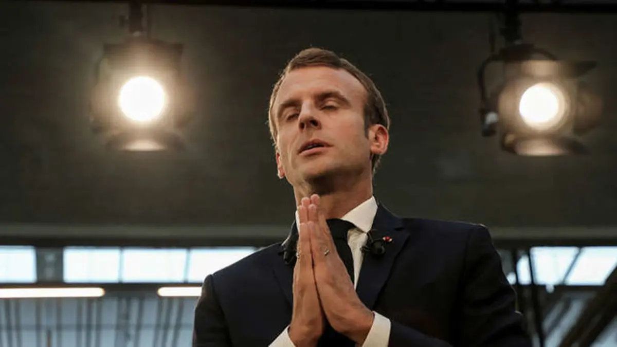 ماکرون دوباره از پارلمان رای اعتماد گرفت/درخواست دولت فرانسه از جلیقه زردها برای توقف اعتراضات