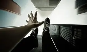 دانش آموز نابغه به دلیل ناتوانی در حفظ شعر کتاب درسی خودکشی کرد + عکس