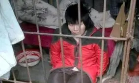 این زن 10 سال در قفس زندانی بود !