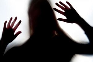 تجاوز پزشک هوسباز به یک زن جوان در مطب +عکس