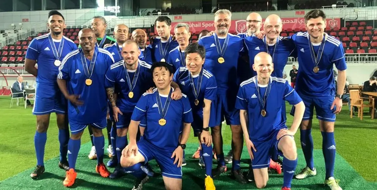 رئیس فیفا در دوحه پا به توپ شد