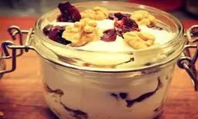 طرز تهیه دسر ماست و گرانولا