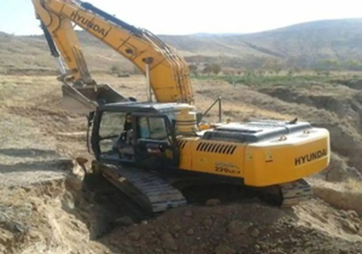 کشف و ضبط بیل مکانیکی در شهرستان بن