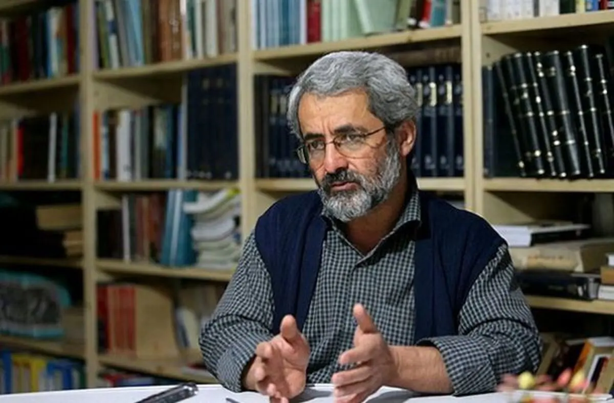 سلیمی‌نمین: شواهدی درباره رابطه بین تندروهای اصلاح‌طلب و احمدی‌نژاد وجود دارد/احمدی نژاد به دنبال بازگشت به قدرت است/نظام با او مماشات نمی‎کند