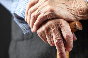 ۴۸ درصد سالمندان بیمه‌ نیستند