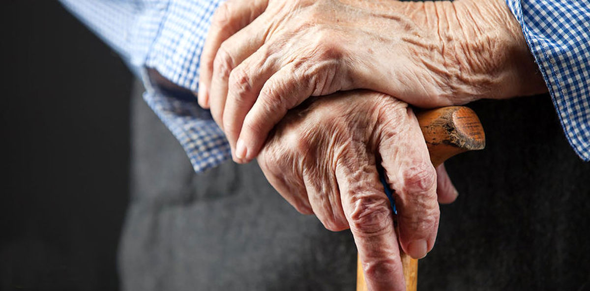۴۸ درصد سالمندان بیمه‌ نیستند