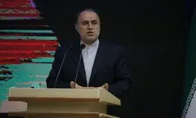 قهاوند از طریق جاده قزل‌آباد به اتوبان تهران متصل می‌شود