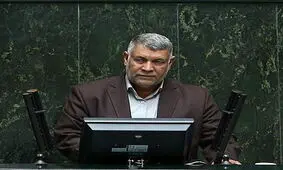 حسن پور: هر کس تریبون دارد از سیاه نمایی پرهیز کند