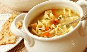 طرز تهیه سوپ مرغ و سبزیجات؛ غذایی خانگی برای تمام سلیقه‌ها