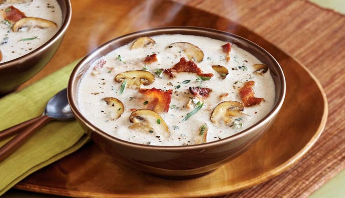 طرز تهیه سوپ قارچ با خامه؛ سوپی لذیذ برای مهمانیها