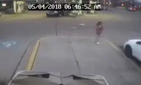 لحظه سرقت ماشین در حضور پلیس!+فیلم